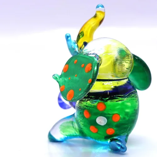 Vista 3 de Figuras pequeñas en miniatura pintadas a mano de elefante sentado en vidrio soplado, decoración del hogar, colección de animales, regalo (azul verde)