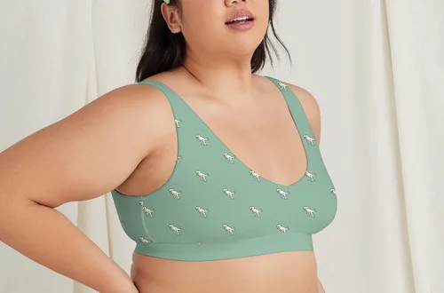 Vista 4 de MeUndies Brasier elástico de algodón orgánico con cuello en V, cómodo bralette para mujer, sin aros, tela exclusiva de Tienda