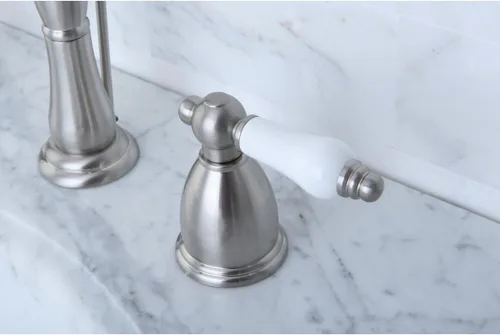 Vista 3 de Kingston Brass KB1978PL Heritage - Grifo de lavabo generalizado con mango de palanca de porcelana, níquel cepillado