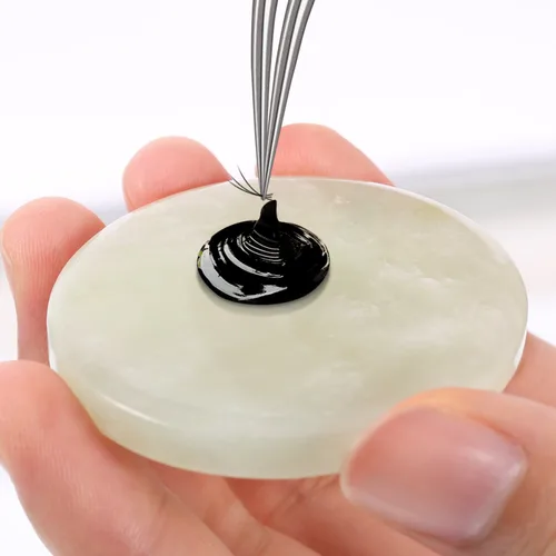 Vista 3 de Bememo 2 piezas de piedra de jade para extensión de pestañas de pegamento de pestañas redondas de jade verde para azulejos de pestañas adhesivas