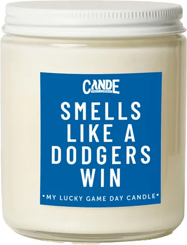 Vista 26 de Huele como una Victoria de los Dodgers Vela – Vela Perfumada Inspirada en LA – Fragancia de Bosques y Pastel de Cumpleaños – Quema de Larga Duración