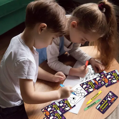 Vista 7 de ArtCreativity Paquete de 24 mini juegos de libros para colorear de Halloween para niños, incluye 24 libros pequeños para colorear y 96 crayones