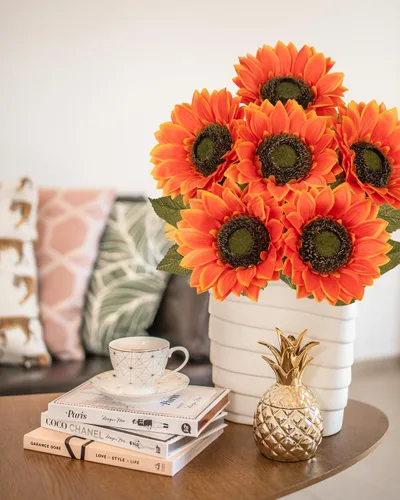 Vista 8 de Girasoles artificiales de seda grandes de color naranja, flores de otoño artificiales de tallo largo de 26 pulgadas, 6 piezas de girasoles falsos