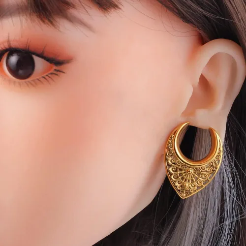 Vista 4 de LADEMAYH 2Pcs Ear Plugs Gauges for Women, Elegant Saddle 0g-25mm Gauges for Ears, Surgical Stainless Steel Ear Tunnels Gauge Earrings Body Jewelry