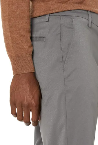Vista 3 de Tienda Essentials - Pantalón de golf para hombre entallado y elástico
