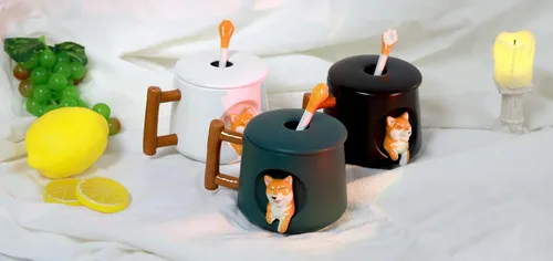 Vista 3 de Lindo perro cerámica taza mango madera diseño con cuchara y tapa (negro)