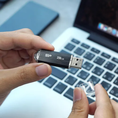 Vista 6 de Silicon Power 128 GB Blaze B02 128 GB USB 3.0 Negro unidad flash USB