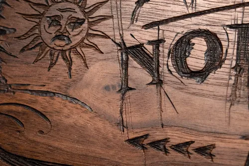 Vista 2 de Tablero Ouija en madera de nogal - Edición limitada quemada a mano!! - 16 x 11 pulgadas. 3/8 de grosor personalizable