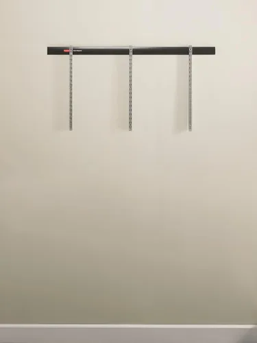 Vista 3 de Rubbermaid FastTrack Garaje vertical de 25 pulgadas con extensión, extensible, montaje en riel de garaje FastTrack, sistema de organización