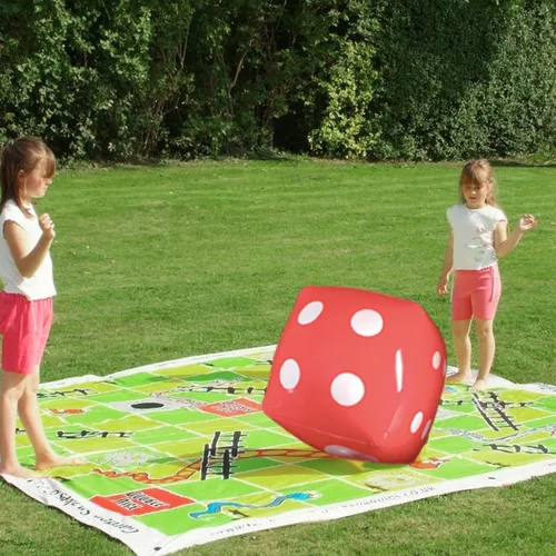 Vista 2 de Novelty Place Dados inflables jumbo de 16 pulgadas (paquete de 2) – Dados gigantes rojos y azules para juegos de mesa en interiores y exteriores