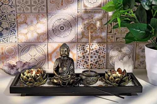 Vista 2 de Jovivi set de jardín zen con estatua de Buda, 2 portavelas de té de loto, mazo y rocas y cristales y quemador de incienso con soporte para varillas