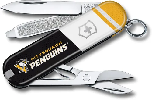 Vista 4 de Victorinox Classic SD Swiss Army – Navaja suiza de bolsillo compacta con 7 funciones, fabricada en Suiza, con hoja pequeña, destornillador y llavero