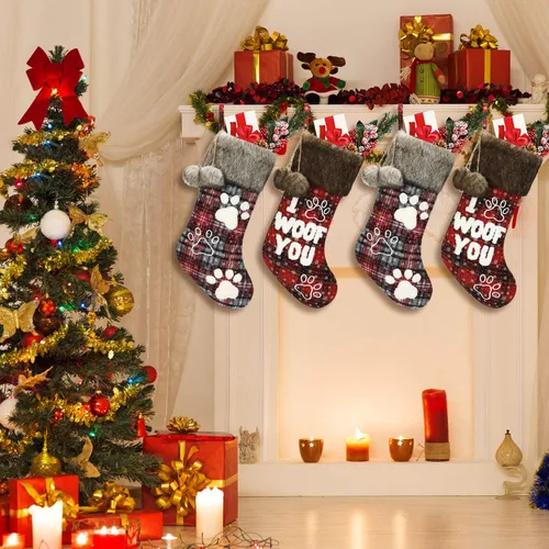 Vista 2 de Skylety 2 medias navideñas para perros y mascotas, de 20 pulgadas, a cuadros, de felpa, de piel sintética, adorno colgante de Navidad con letra