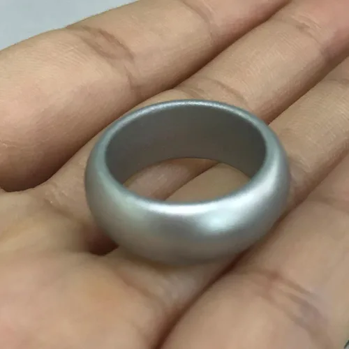 Vista 3 de Anillo de boda de silicona para hombres y mujeres, 10 piezas de 0.315 in de ancho de calidad médica de alta calidad, anillo de boda de goma