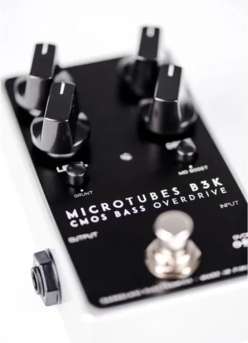Vista 4 de Darkglass Microtubos B3K V2 Bass Overdrive Pedal w/5 Controles