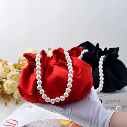 Vista 5 de LAKSMI Mini bolso de cubo con cadena de perlas