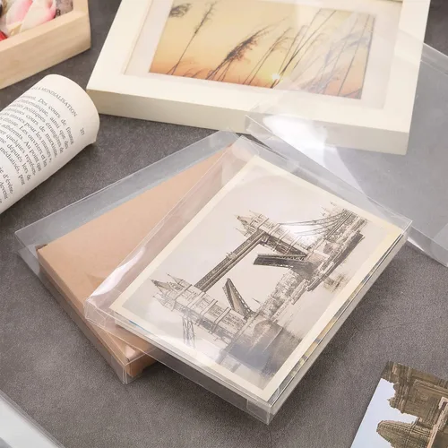 Vista 4 de Blulu 100 paquetes de cajas de cristal de plástico transparente para tarjetas de felicitación, fundas de almacenamiento de fotos, diseño plegable