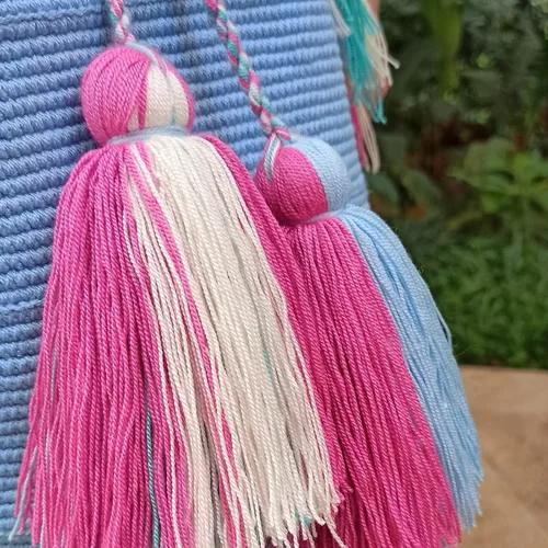 Vista 5 de Bolso Wayuu grande hecho a mano, mochila colombiana wayuu. Antigua y preciosa obra de arte realizada por indígenas. Bolso bandolera o bandolera