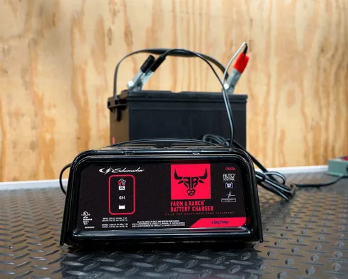 Vista 4 de Schumacher Electric Cargador y mantenedor de batería para granja y rancho, FR01236, 3 en 1, totalmente automático, 6 amperios, 6 voltios, 12