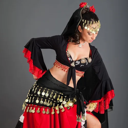 Vista 2 de Eurzom Disfraz de gitana para mujer, accesorios para danza del vientre, bufanda de cabeza gitana con monedas, bufanda de cadera gitana, conjunto