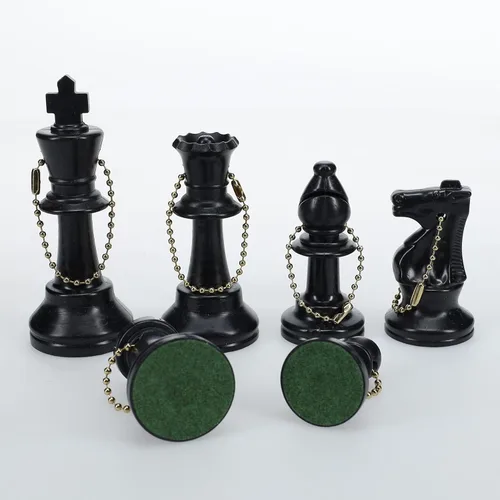 Vista 6 de WE Games Llavero de juego de ajedrez a granel, 17 piezas de plástico negro con cadena, llavero, accesorios lindos para hombres, llaves de coche