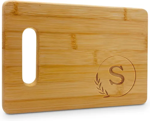 Vista 15 de On The Rox Tablas de cortar con monogramas, 9 x 12 pulgadas, tablero de bambú grabado personalizado de la A a la Z (A) – Tabla de cortar de madera
