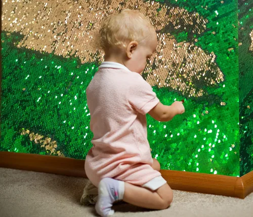 Vista 39 de Tela de lentejuelas reversible para pared sensorial para niños, lentejuelas grandes de 0.5 cm para grafiti sensorial para niños pequeños
