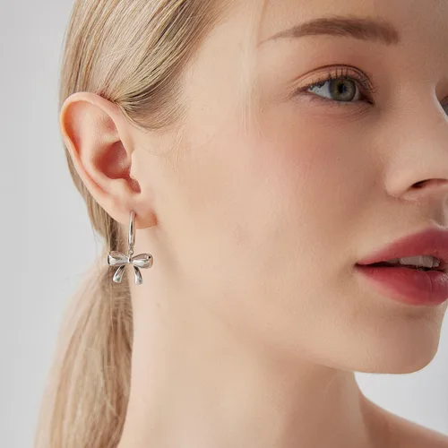 Vista 2 de Aretes de lazo para mujer, ligeros, hipoalergénicos, plateados, dorados, aretes colgantes para mujer, joyería de moda para regalo