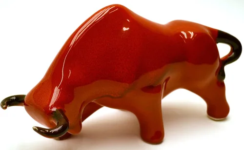 Vista 12 de Toro de escultura de cerámica hecho a mano y pintado a mano. Figura decorativa (tamaño pequeño 9.45 x 5.51 x 3.94 pulgadas) (negro mate)