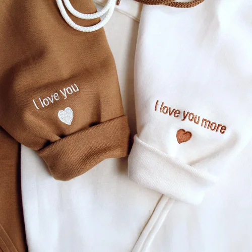 Vista 7 de Wear Physique - Sudadera con capucha personalizada con números romanos, fecha y bordado inicial, regalo para parejas, sudadera unisex de aniversario