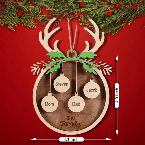 Vista 2 de Adorno de Navidad personalizado, adornos de Navidad de madera personalizados, iniciales de nombre grabadas, adorno de recuerdo colgante de árbol