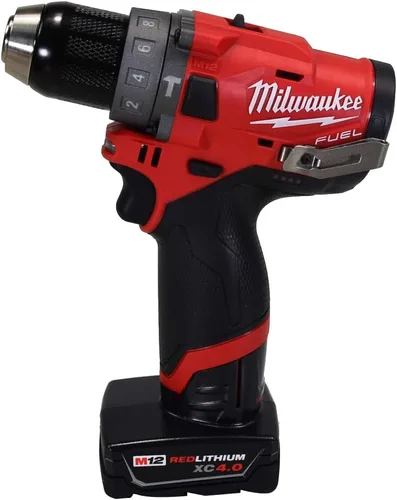Vista 2 de Milwaukee 2504-21XCC 12V Kit de taladro de martillo inalámbrico de 1/2 pulgada (batería, cargador, caja)