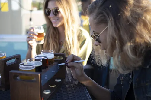 Vista 7 de PICNIC TIME Craft Beer Flight