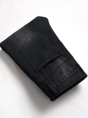 Vista 3 de QONIA Jeans para hombre con detalle de parche de oso y letra, rasgados, deshilachados, ajustados, de pierna recta, jeans para hombres