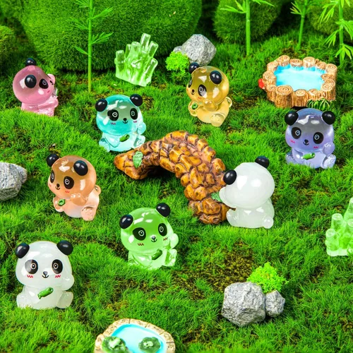 Vista 4 de 18 mini figuras luminosas de panda de resina con 2 bambúes para casa de muñecas
