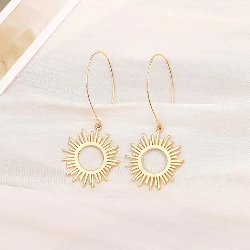 Vista 7 de Aretes geométricos colgantes de gota bohemios, aros largos chapados en oro de 18 quilates, aretes ligeros para mujeres y niñas