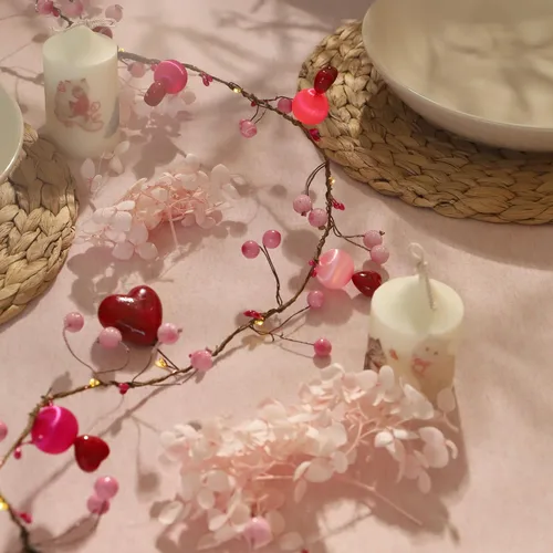 Vista 2 de MIYA LIFE Guirnalda de luces para el día de San Valentín, guirnalda de globos con forma de corazón, funciona con pilas, guirnalda de corazón
