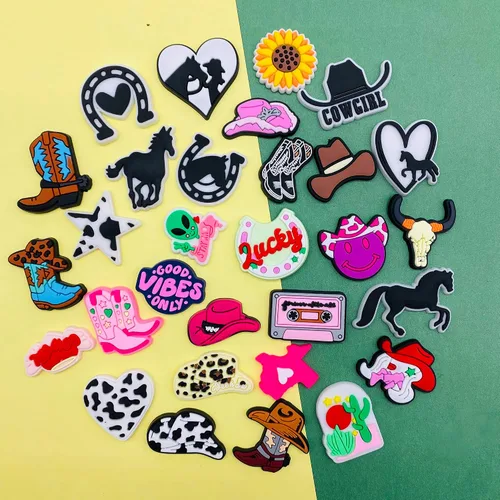 Vista 2 de 30 50 dijes bohemios de vaquera rosa para zapatos para decoración de zuecos Crock, sandalias de paz, accesorios para niñas, mujeres, niños