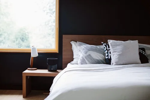 Vista 5 de Bluesound Pulse M - Altavoz inalámbrico de transmisión de música omnihíbrido con Bluetooth, color negro, compatible con Alexa y Siri