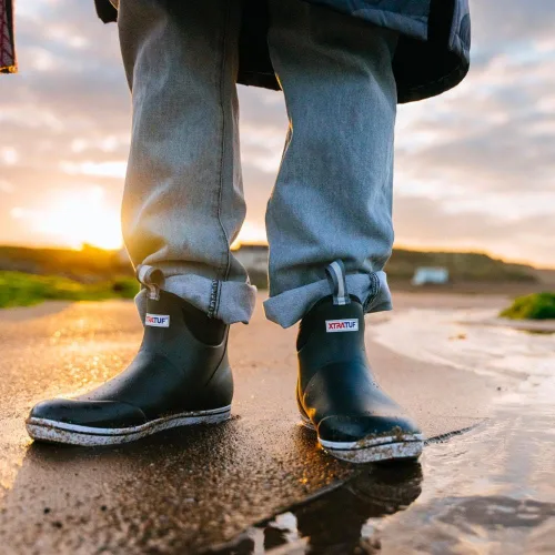 Vista 2 de XTRATUF Botines acuáticos para hombre Negro
