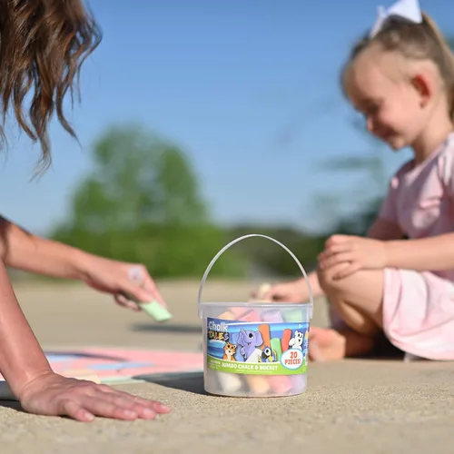 Vista 2 de Sunny Days Entertainment Juego de tizas para acera para niños con almacenamiento, lavable, de colores gigantes para jugar al aire libre y arte