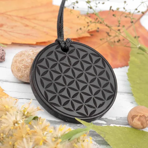 Vista 8 de Colgante Shungite grande - Flor de la Vida - 1.8 pulgadas - Auténtico collar de amuleto de piedra shungita - Hecho a mano - TOLVU, Piedra, Shungita