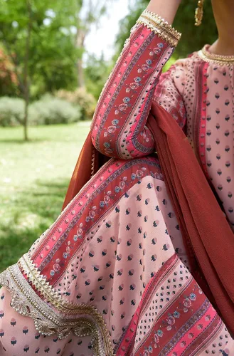 Vista 6 de Janasya Kurta con estampado floral digital Georgette multicolor para mujer con Sharara y Dupatta