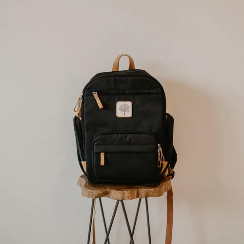 Vista 5 de Parker Baby Co. Mochila para pañales - Bolsa de pañales con cremallera completa con bolsillos aislados - Negro
