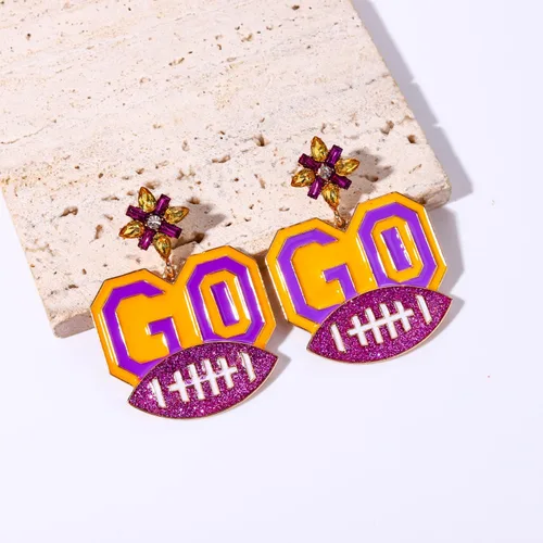 Vista 3 de Aretes de fútbol para mujer, aretes colgantes de diamantes de imitación para el día del partido, divertidos aretes colgantes para equipo deportivo