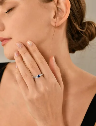 Vista 3 de YL Anillos de compromiso de plata de ley 925 con corte de corazón, 0.197 in, piedra natal 5 A, anillo infinito para mujer, Metal