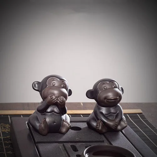 Vista 6 de Juego de 4 estatuas de monos sabios, cerámica negra, no escucha el mal, no ve, no habla mal, no habla mal, no hacer mal, no hacer mal, figuras