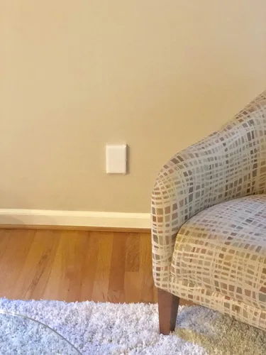 Vista 4 de Cubierta de salida de pared para mascotas para bebé y niño pequeño moderno Decora Leviton Legrand de estilo ancho, protector de seguridad eléctrico