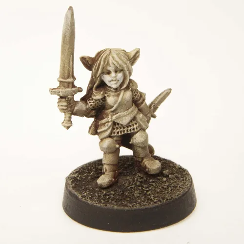 Vista 3 de Stonehaven Female Gnome Paladin Miniature - Lead-Free Pewter Figure, 28mm Scale, Unpainted, Made in USA