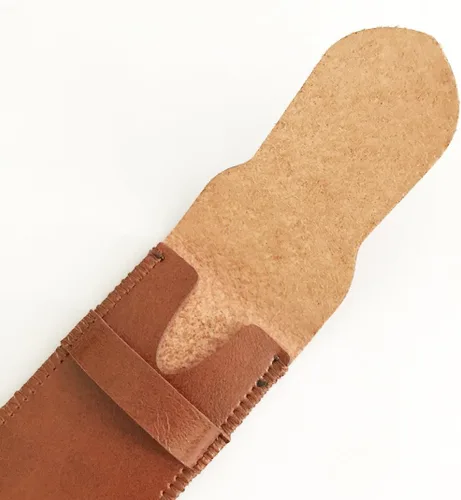 Vista 5 de Daimay Funda de cuero hecha a mano, funda protectora suave para bolígrafo, lápiz capacitivo, color negro y marrón